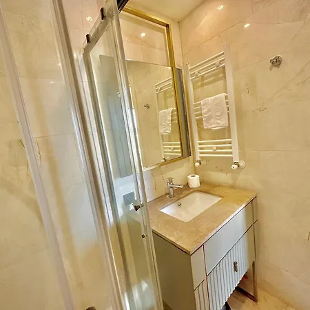 G Tower At Divan Near To Mimar Sinan Metro Station *