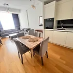 Apartment G Tower At Divan Near To Mimar Sinan Metro Station
